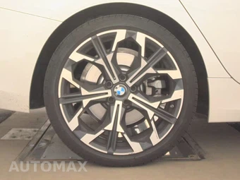 2026 BMW 3 Series Sedan 330i xDrive NA - miniatura 11