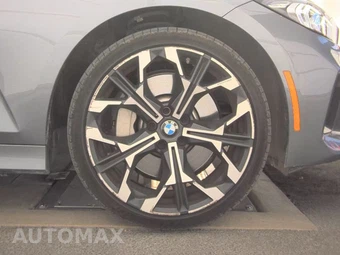 2026 BMW 3 Series Sedan 330i xDrive NA - miniatura 10