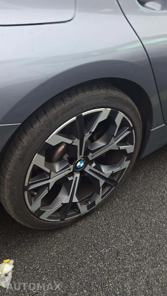 2026 BMW 3 Series Sedan 330i xDrive NA - miniatura 25