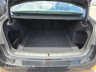 2026 BMW 3 Series Sedan 330i xDrive NA - miniatura 17