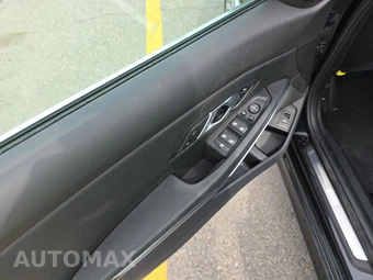 2026 BMW 3 Series Sedan 330i xDrive NA - miniatura 9