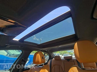 2026 BMW 3 Series Sedan 330i xDrive NA - miniatura 8