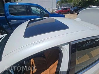 2026 BMW 3 Series Sedan 330i xDrive NA - miniatura 9