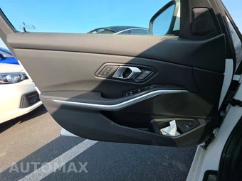 2026 BMW 3 Series Sedan 330i xDrive NA - miniatura 15