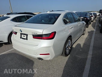 2026 BMW 3 Series Sedan 330i xDrive NA - miniatura 4