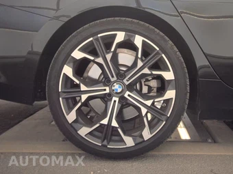 2026 BMW 3 Series Sedan 330i xDrive NA - miniatura 11