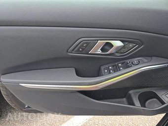 2026 BMW 3 Series Sedan 330i xDrive NA - miniatura 15