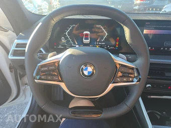 2026 BMW 3 Series Sedan 330i xDrive NA - miniatura 16