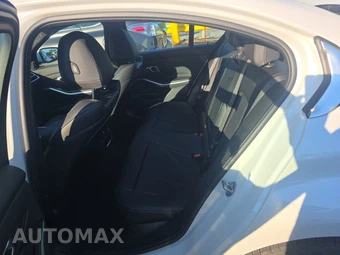 2026 BMW 3 Series Sedan 330i xDrive NA - miniatura 19