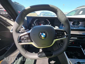 2026 BMW 3 Series Sedan 330i xDrive NA - miniatura 10