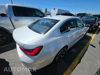 2026 BMW 3 Series Sedan 330i xDrive NA - miniatura 4