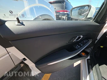 2026 BMW 3 Series Sedan 330i xDrive NA - miniatura 9