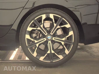 2026 BMW 3 Series Sedan 330i xDrive NA - miniatura 12