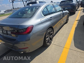 2026 BMW 3 Series Sedan 330i xDrive NA - miniatura 4