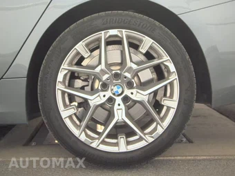 2026 BMW 3 Series Sedan 330i xDrive NA - miniatura 12