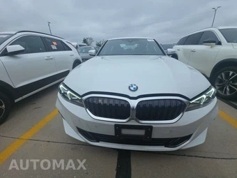 2026 BMW 3 Series Sedan 330i xDrive NA - miniatura 2