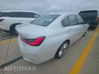2026 BMW 3 Series Sedan 330i xDrive NA - miniatura 4