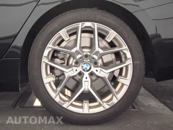 2026 BMW 3 Series Sedan 330i xDrive NA - miniatura 12