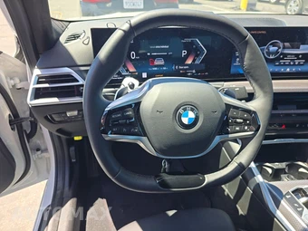 2026 BMW 3 Series Sedan 330i xDrive NA - miniatura 10