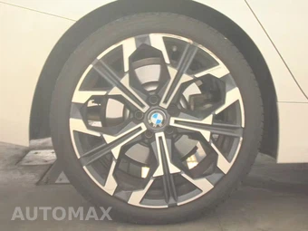 2026 BMW 3 Series Sedan 330i xDrive NA - miniatura 11