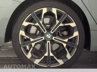 2026 BMW 3 Series Sedan 330i xDrive NA - miniatura 11