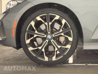 2026 BMW 3 Series Sedan 330i xDrive NA - miniatura 9