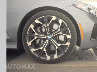 2026 BMW 3 Series Sedan 330i xDrive NA - miniatura 10
