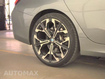 2026 BMW 3 Series Sedan 330i xDrive NA - miniatura 11