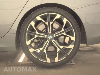 2026 BMW 3 Series Sedan 330i xDrive NA - miniatura 12