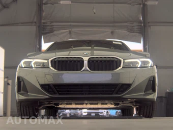 2026 BMW 3 Series Sedan 330i xDrive NA - miniatura 3
