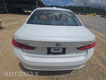 2026 BMW 3 Series Sedan 330i xDrive NA - miniatura 5