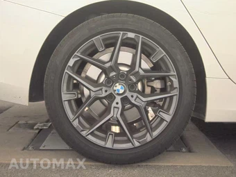 2026 BMW 3 Series Sedan 330i xDrive NA - miniatura 11