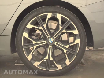 2026 BMW 3 Series Sedan 330i xDrive NA - miniatura 12