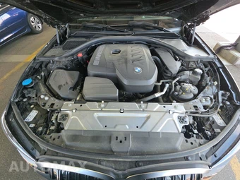 2026 BMW 3 Series Sedan 330i xDrive NA - miniatura 22
