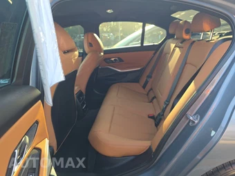 2026 BMW 3 Series Sedan 330i xDrive NA - miniatura 13