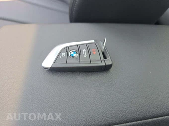 2026 BMW 3 Series Sedan 330i xDrive NA - miniatura 8