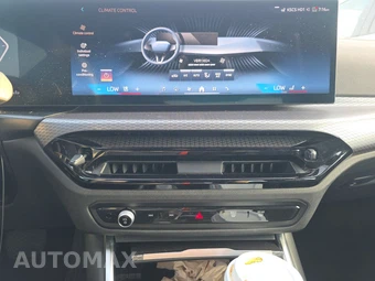 2026 BMW 3 Series Sedan 330i xDrive NA - miniatura 17