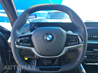 2026 BMW 3 Series Sedan 330i xDrive NA - miniatura 10