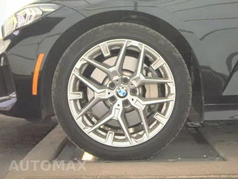 2026 BMW 3 Series Sedan 330i xDrive NA - miniatura 9