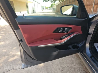 2026 BMW 3 Series Sedan 330i xDrive NA - miniatura 9