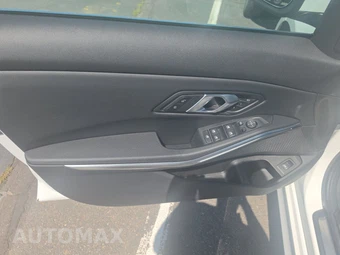 2026 BMW 3 Series Sedan 330i xDrive NA - miniatura 15