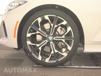 2026 BMW 3 Series Sedan 330i xDrive NA - miniatura 9