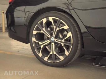 2026 BMW 3 Series Sedan 330i xDrive NA - miniatura 11