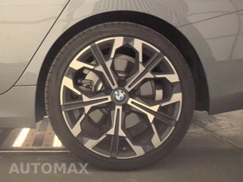 2026 BMW 3 Series Sedan 330i xDrive NA - miniatura 12