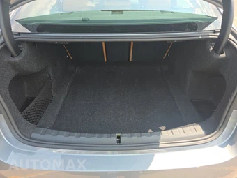 2026 BMW 3 Series Sedan 330i xDrive NA - miniatura 23