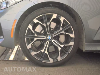 2026 BMW 3 Series Sedan 330i xDrive NA - miniatura 9