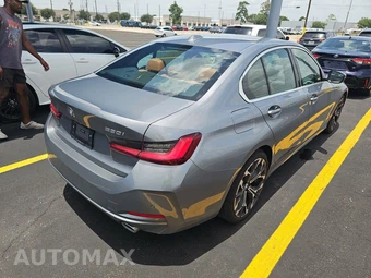 2026 BMW 3 Series Sedan 330i xDrive NA - miniatura 4