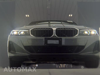 2026 BMW 3 Series Sedan 330i xDrive NA - miniatura 3