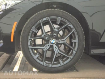 2026 BMW 3 Series Sedan 330i xDrive NA - miniatura 9