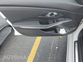 2026 BMW 3 Series Sedan 330i xDrive NA - miniatura 9